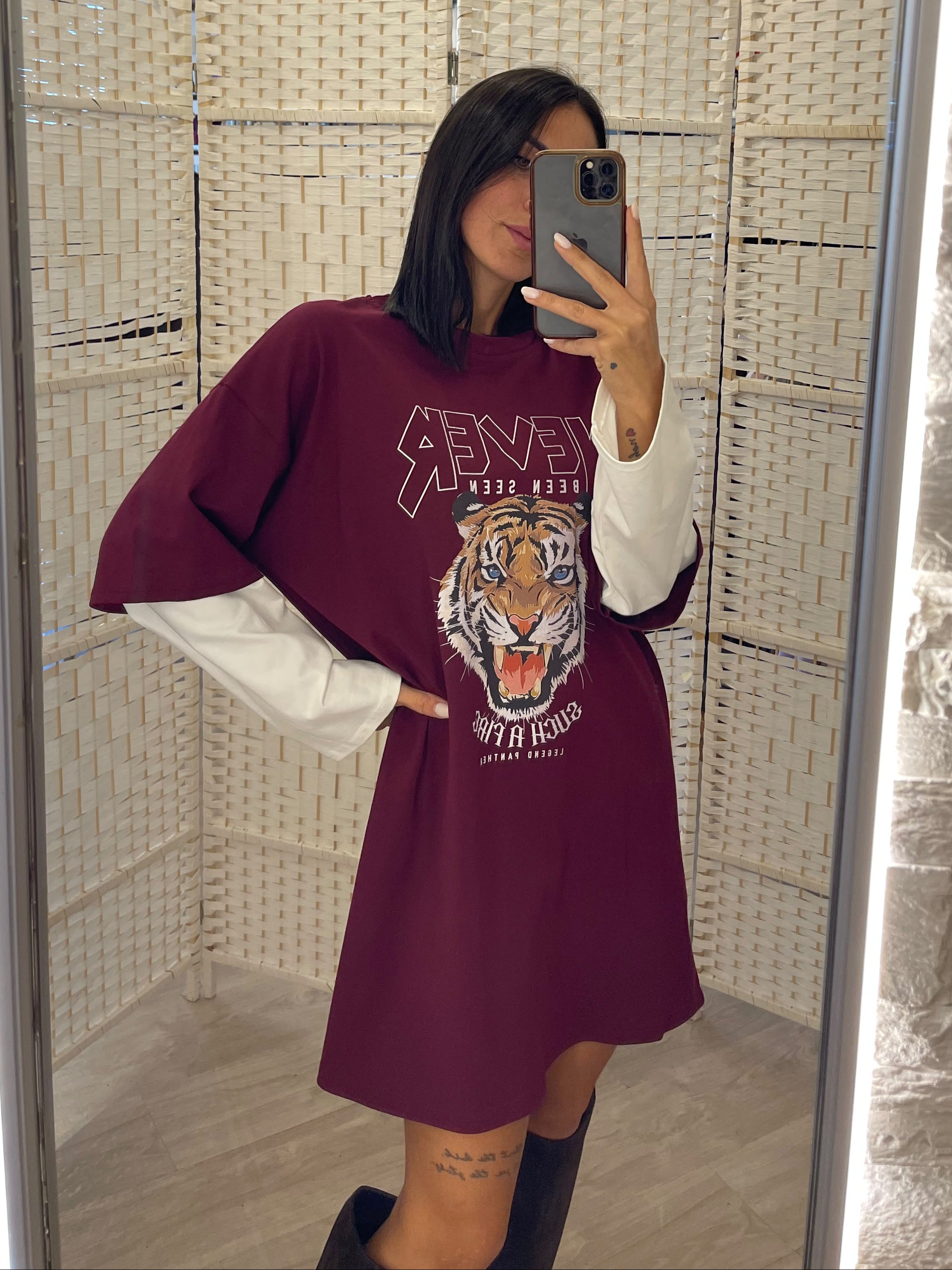 Maxi abito stampa tigre Bordeaux o moro Kikisix