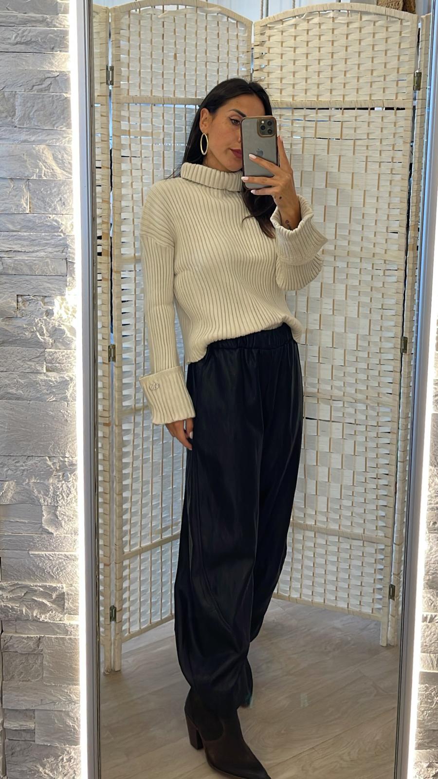 Pantalone ecopelle nera Indomina