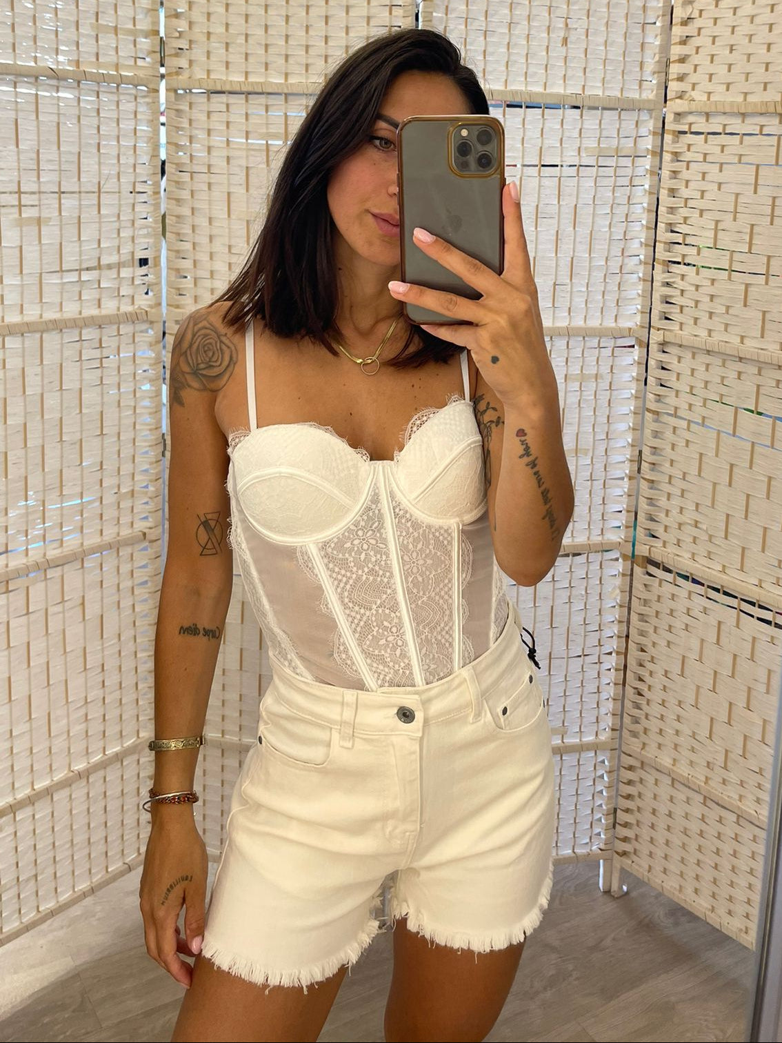 Top pizzo bianco