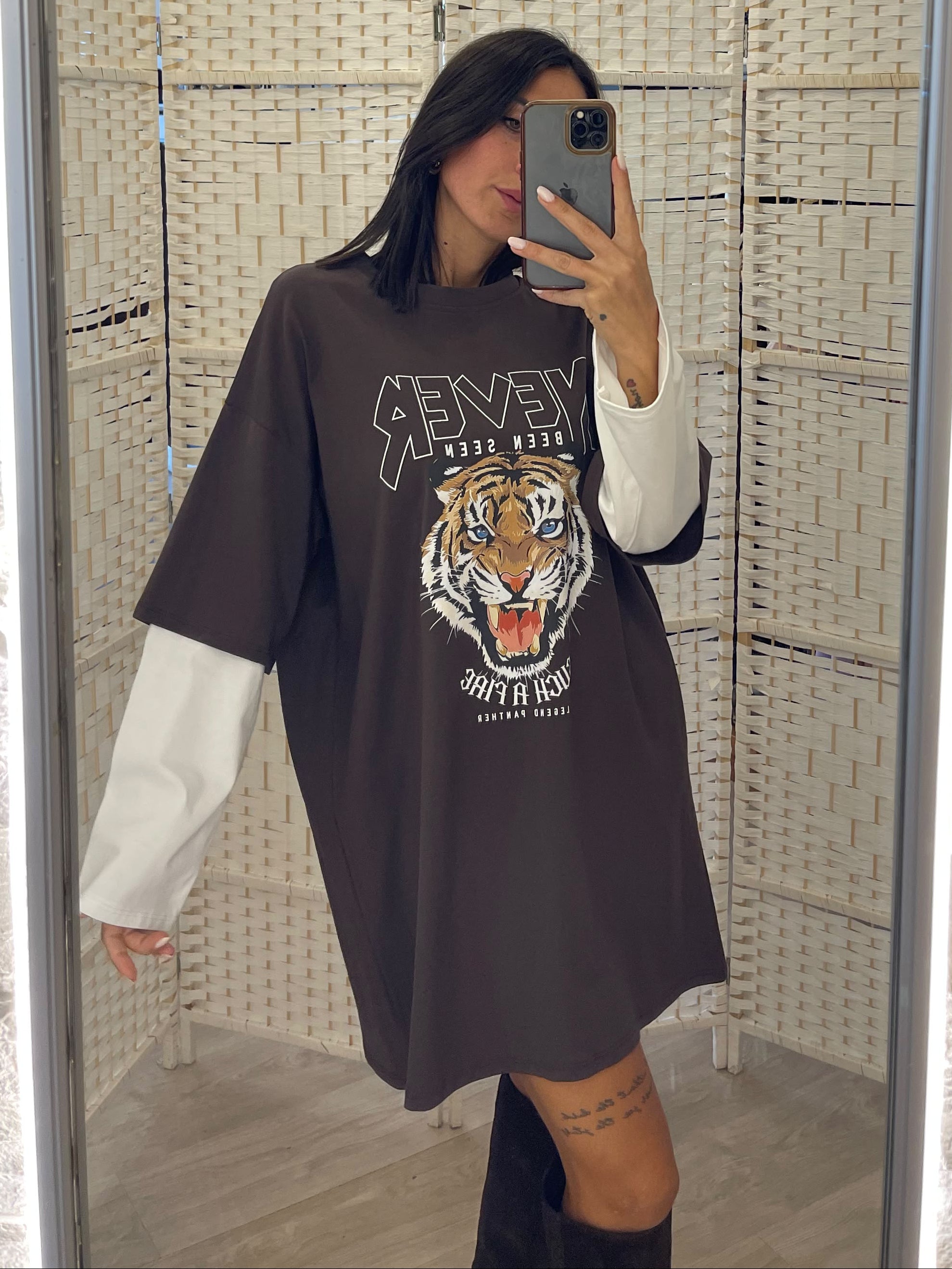 Maxi abito stampa tigre Bordeaux o moro Kikisix