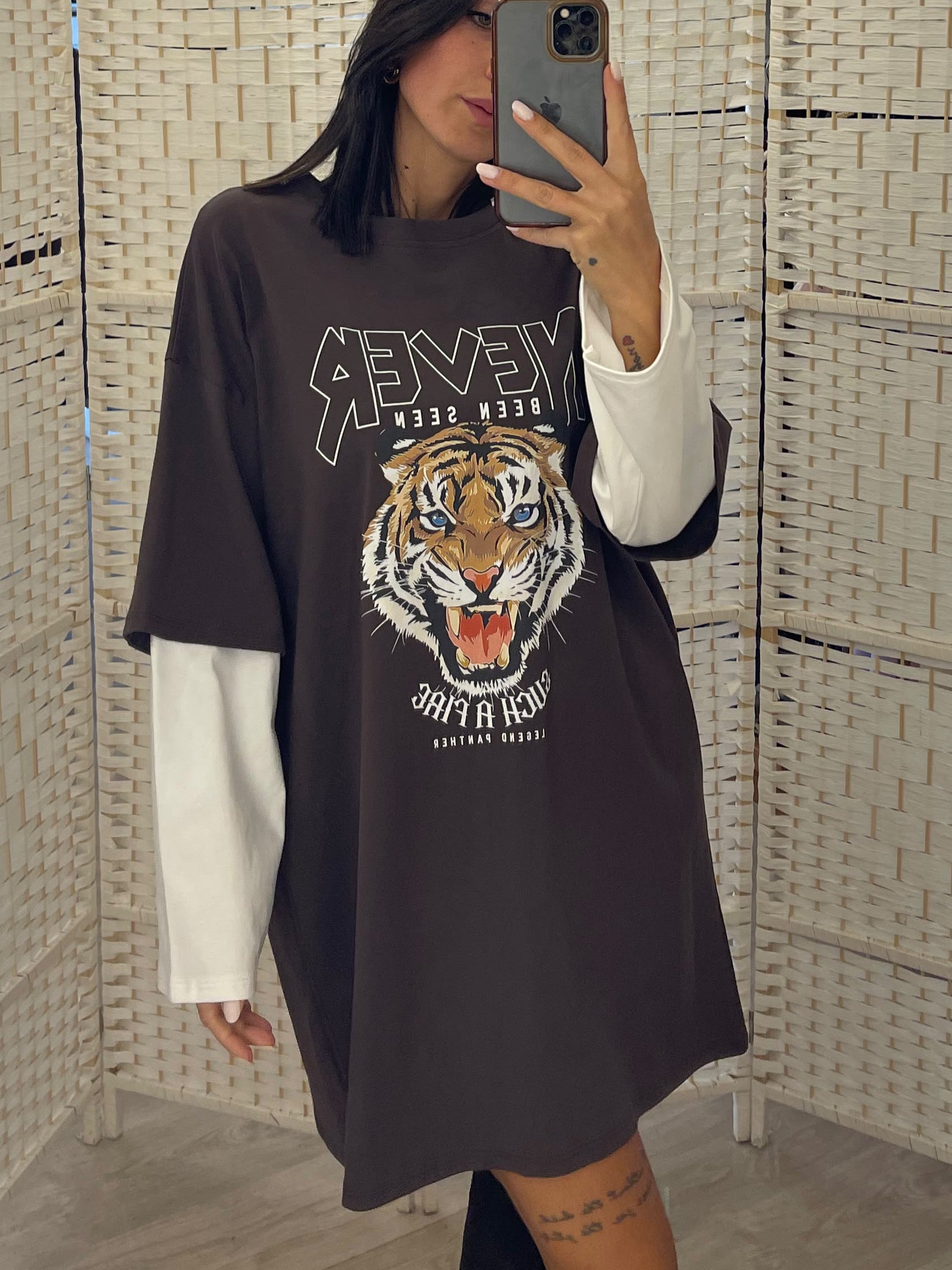 Maxi abito stampa tigre Bordeaux o moro Kikisix
