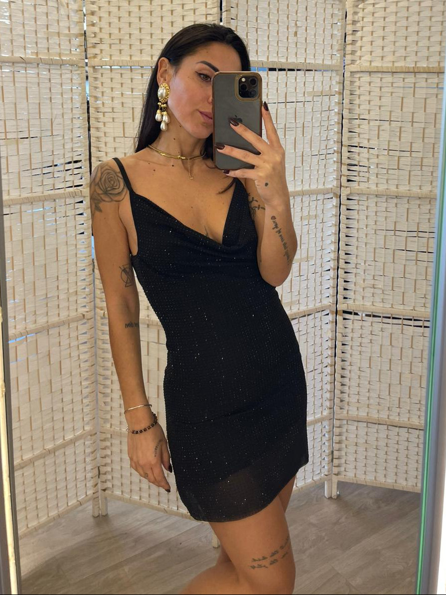 Abito nero con strass