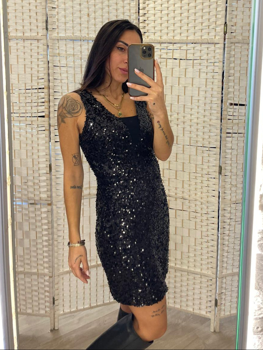 Abito nero paillettes