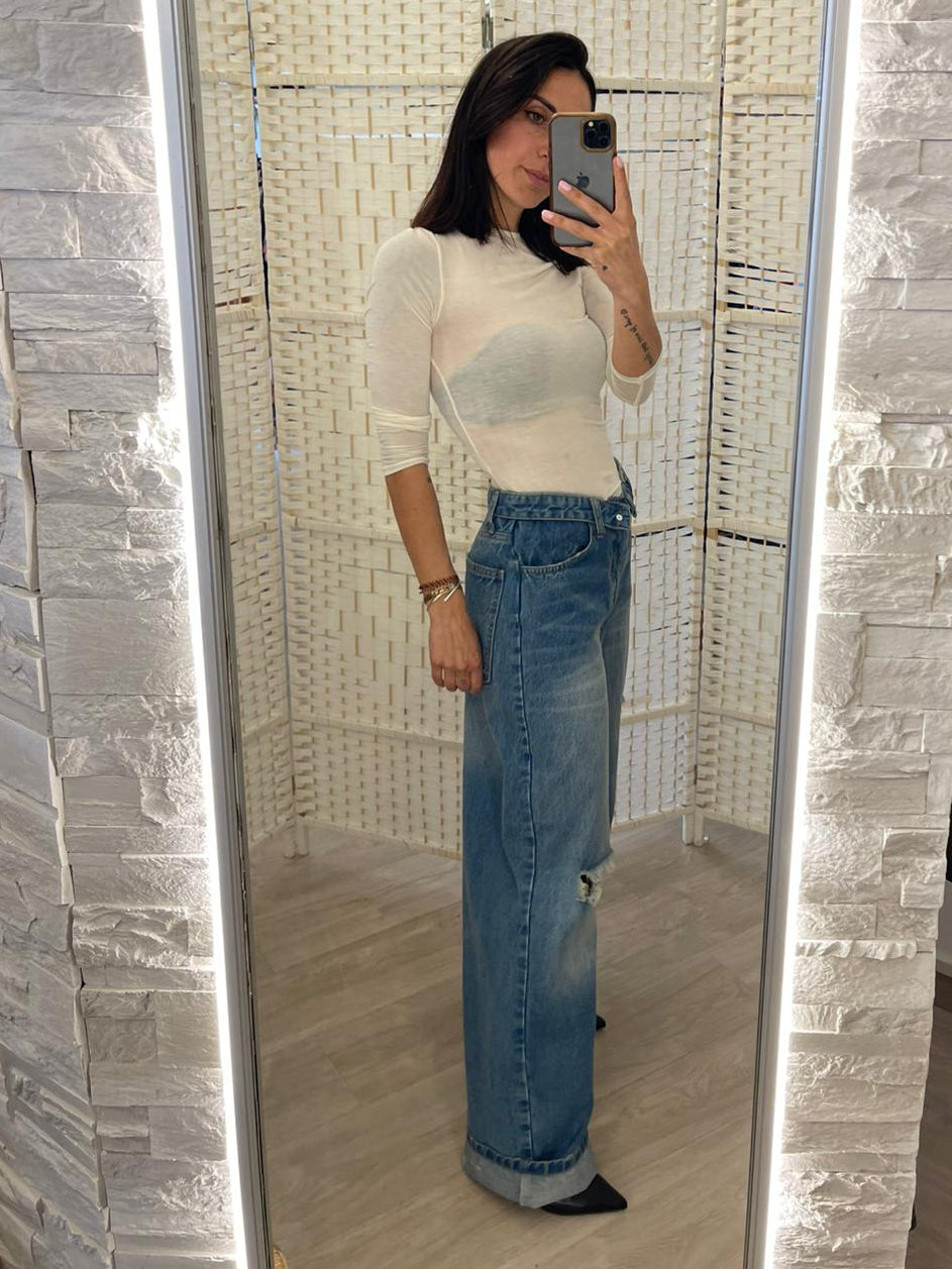 Jeans over Kikisix