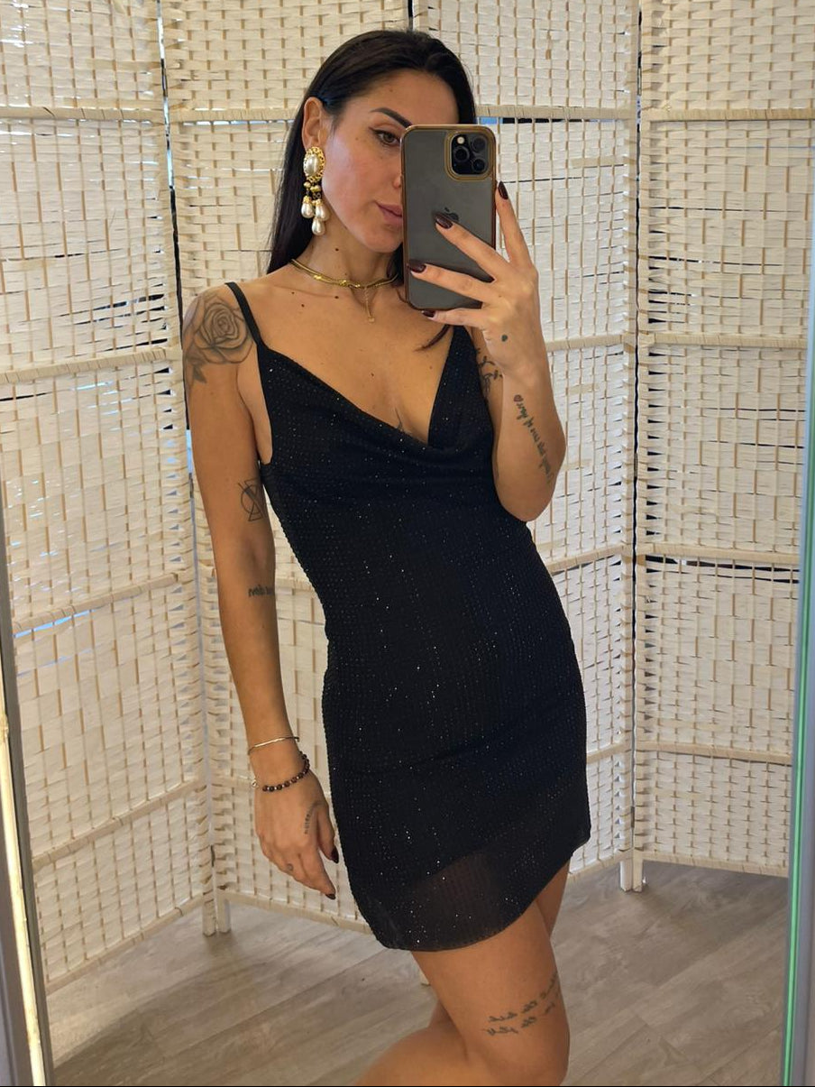 Abito nero con strass