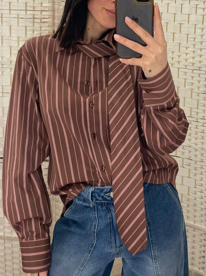 Camicia rigata con cravatta Kikisix