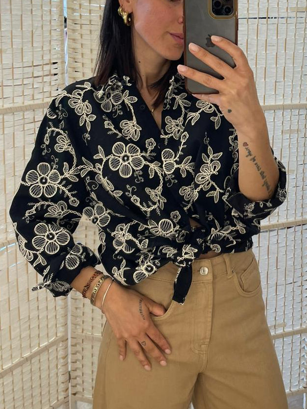 Camicia nera con ricami