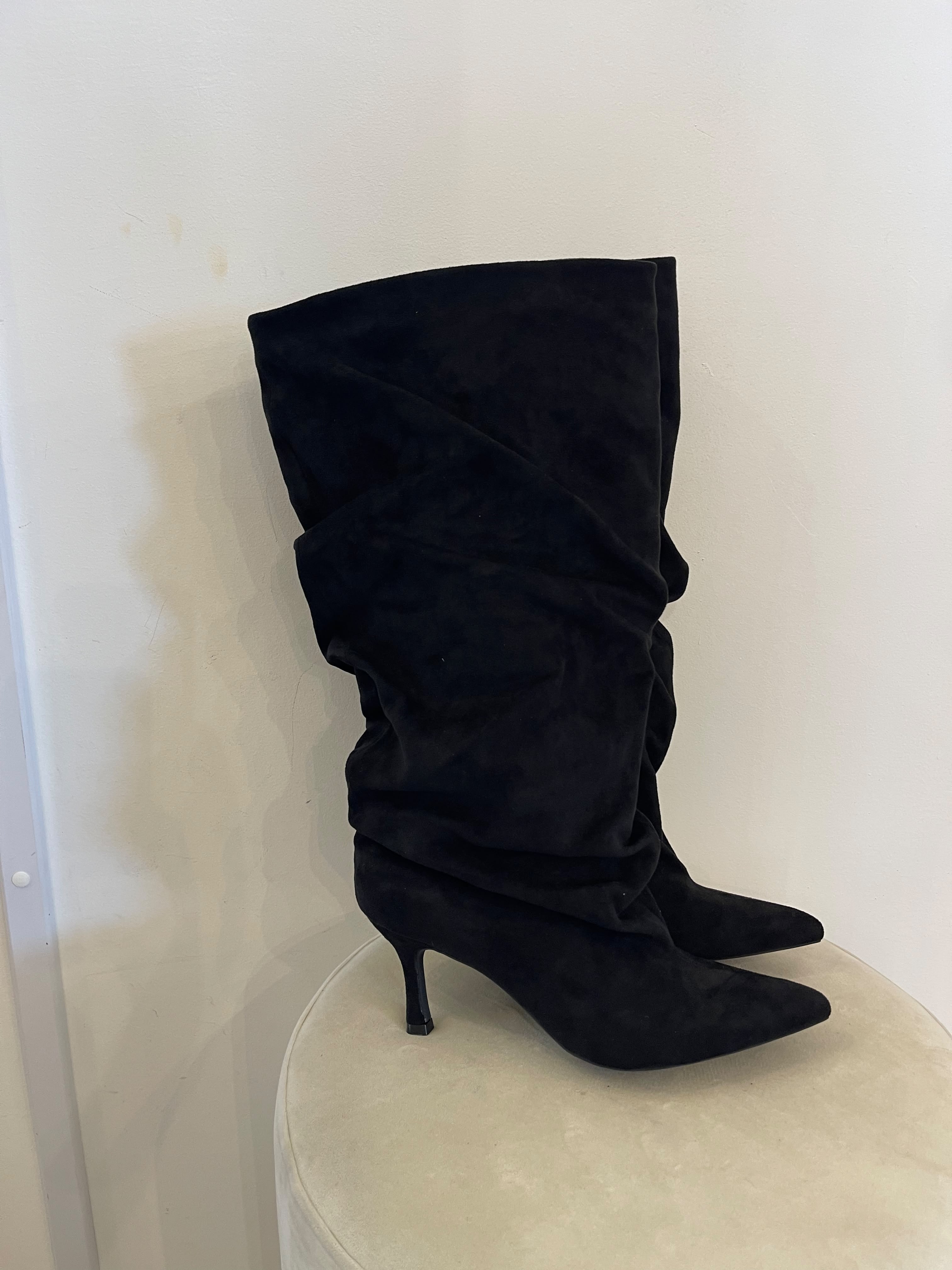 Stivale nero camoscio