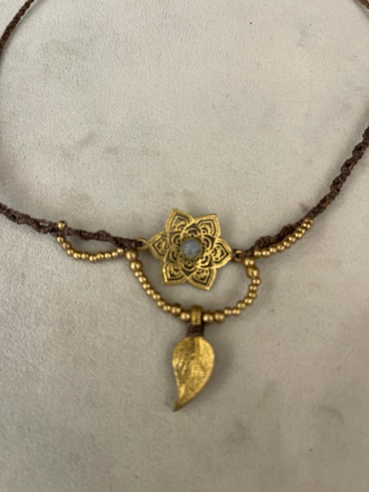 Collana con pietra naturale