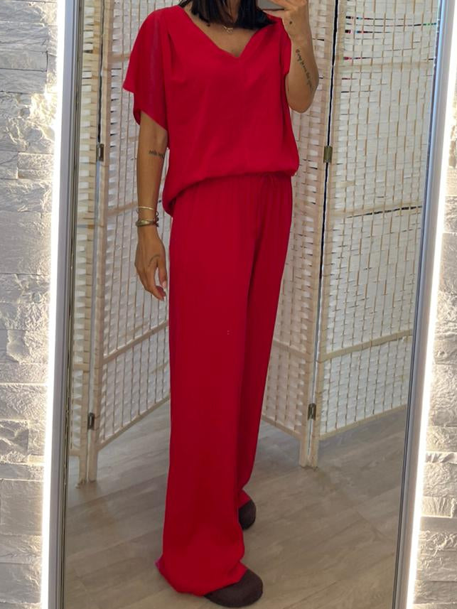 Completo t-shirt scollo a V + pantalone rosso