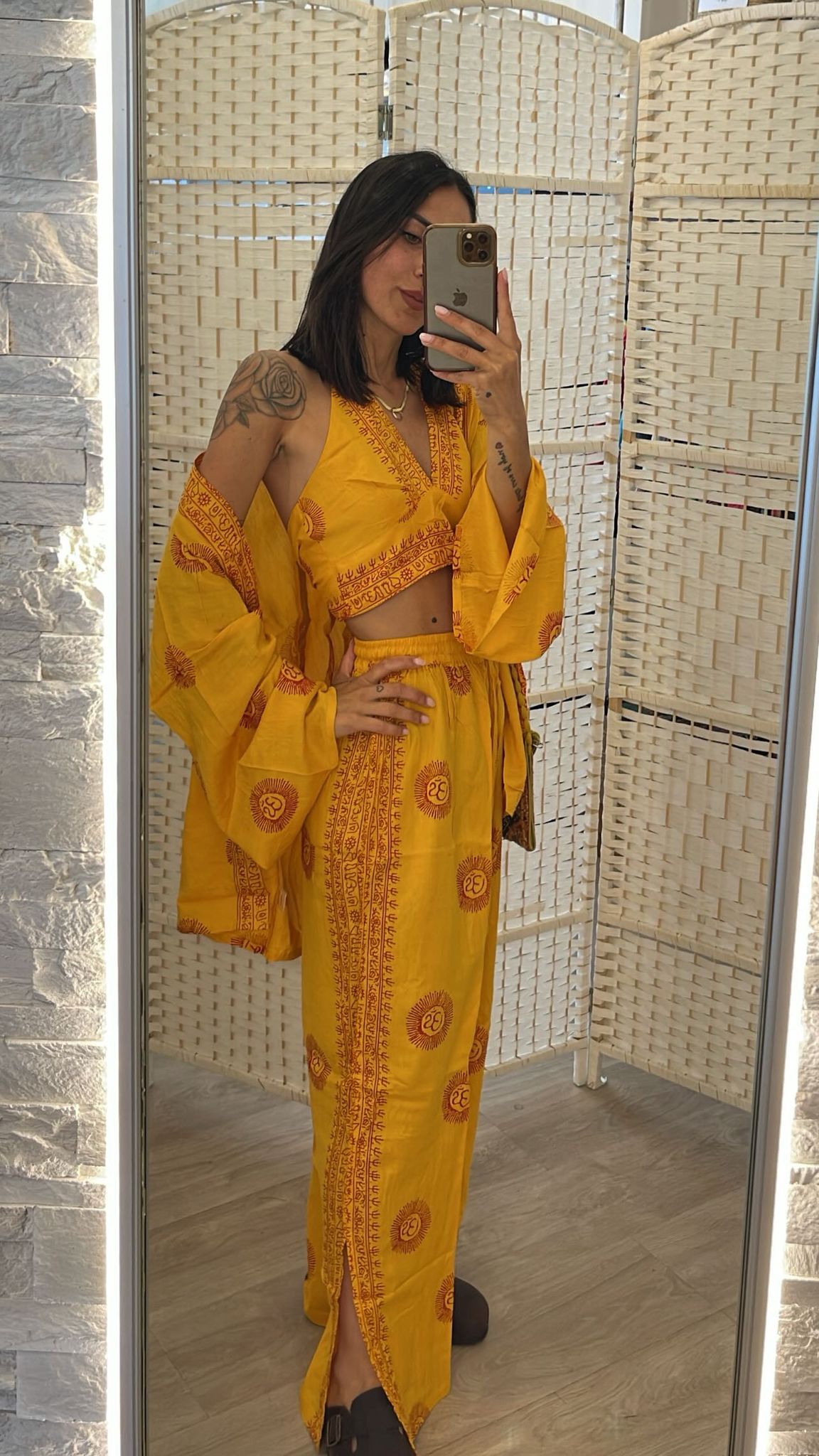 Completo top + pantalone + casacca + borsa giallo