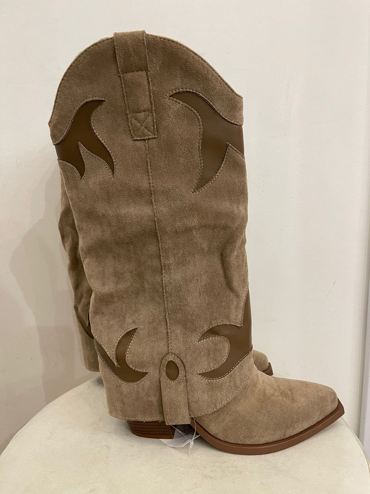 Stivale camoscio finta pelle marrone