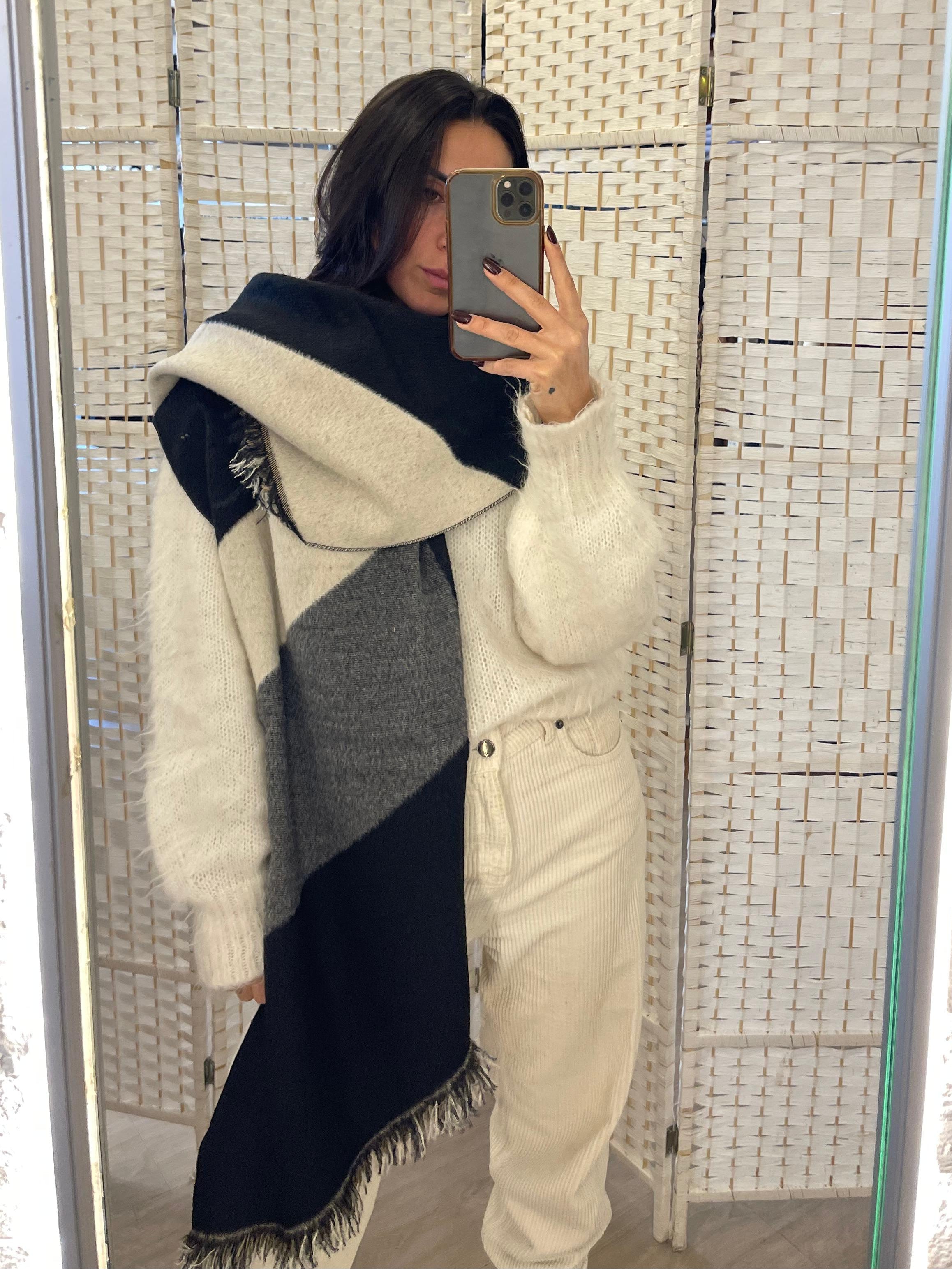 Sciarpa grigio nero bianco