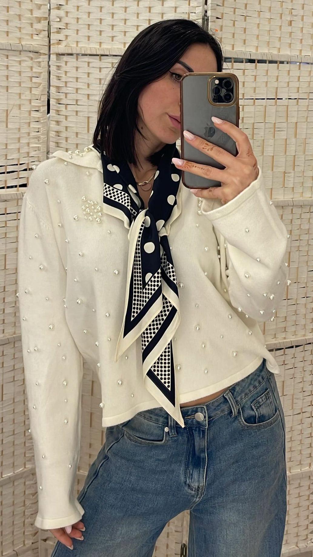 Maglia bianca con perle